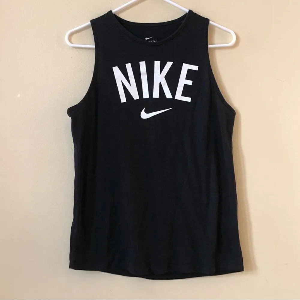 Nike Graphic Top